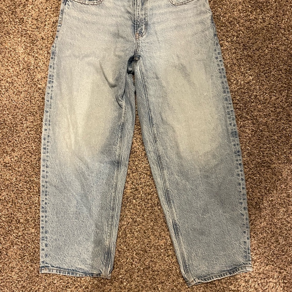American Eagle Outfitters Light Wash mom jeans
